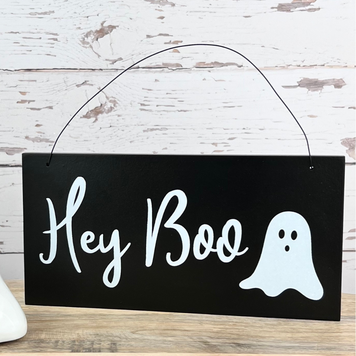 Hey boo sign with ghost