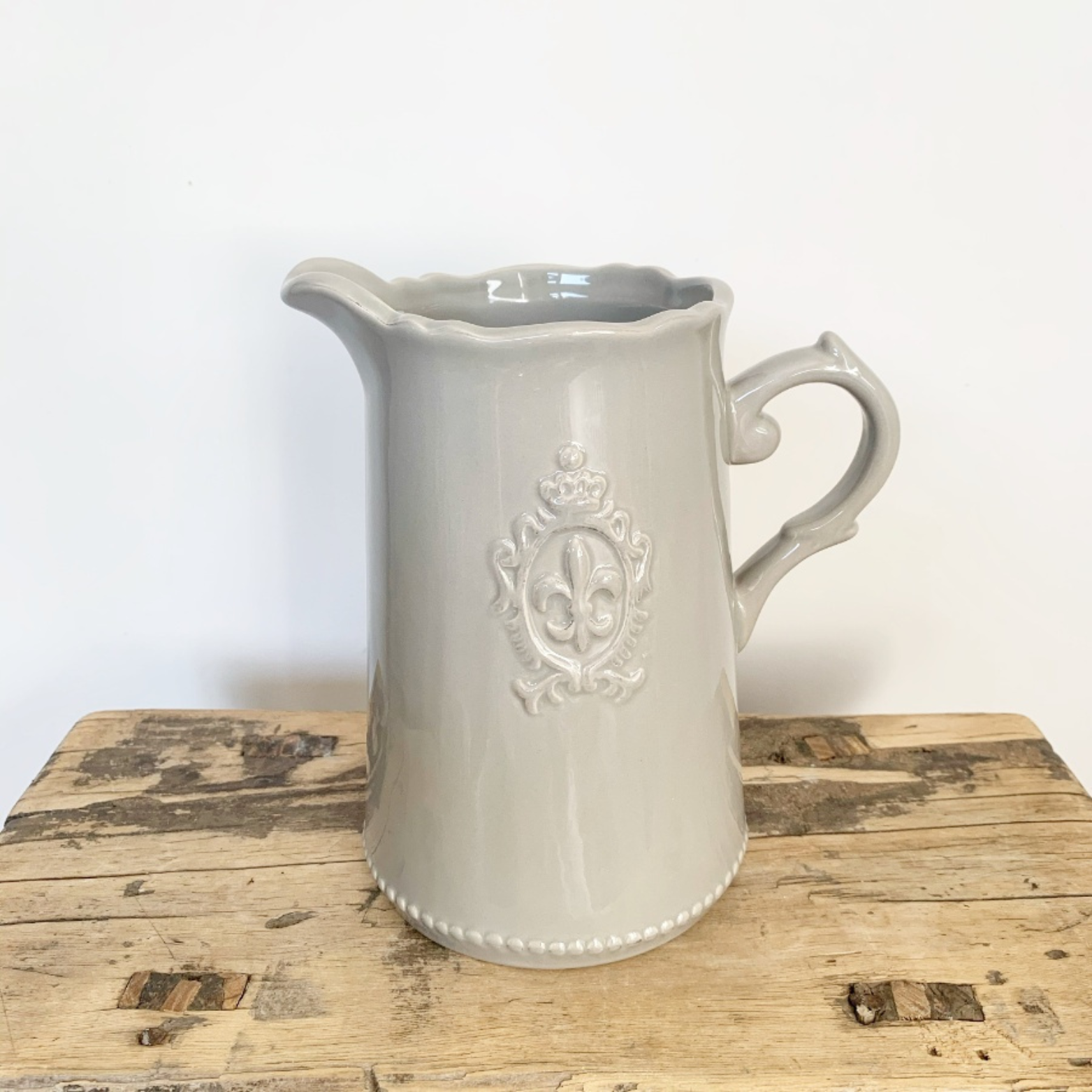 fleur jug grey