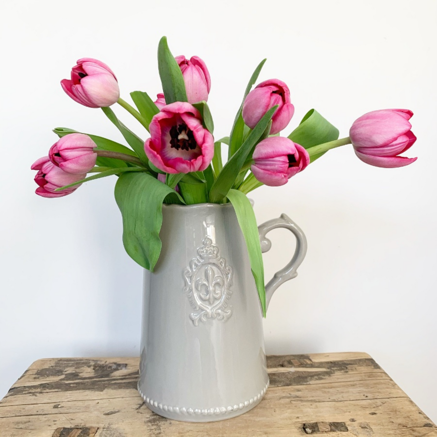 fleur jug with tulips