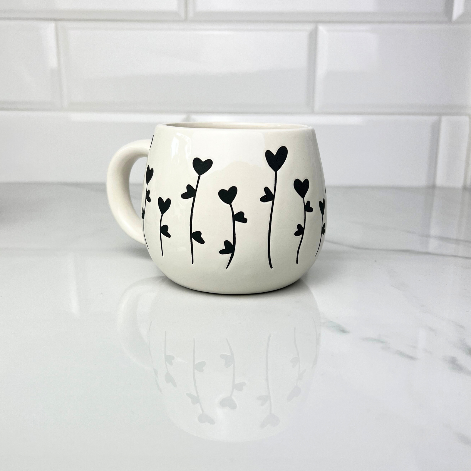 heart floral mug, black