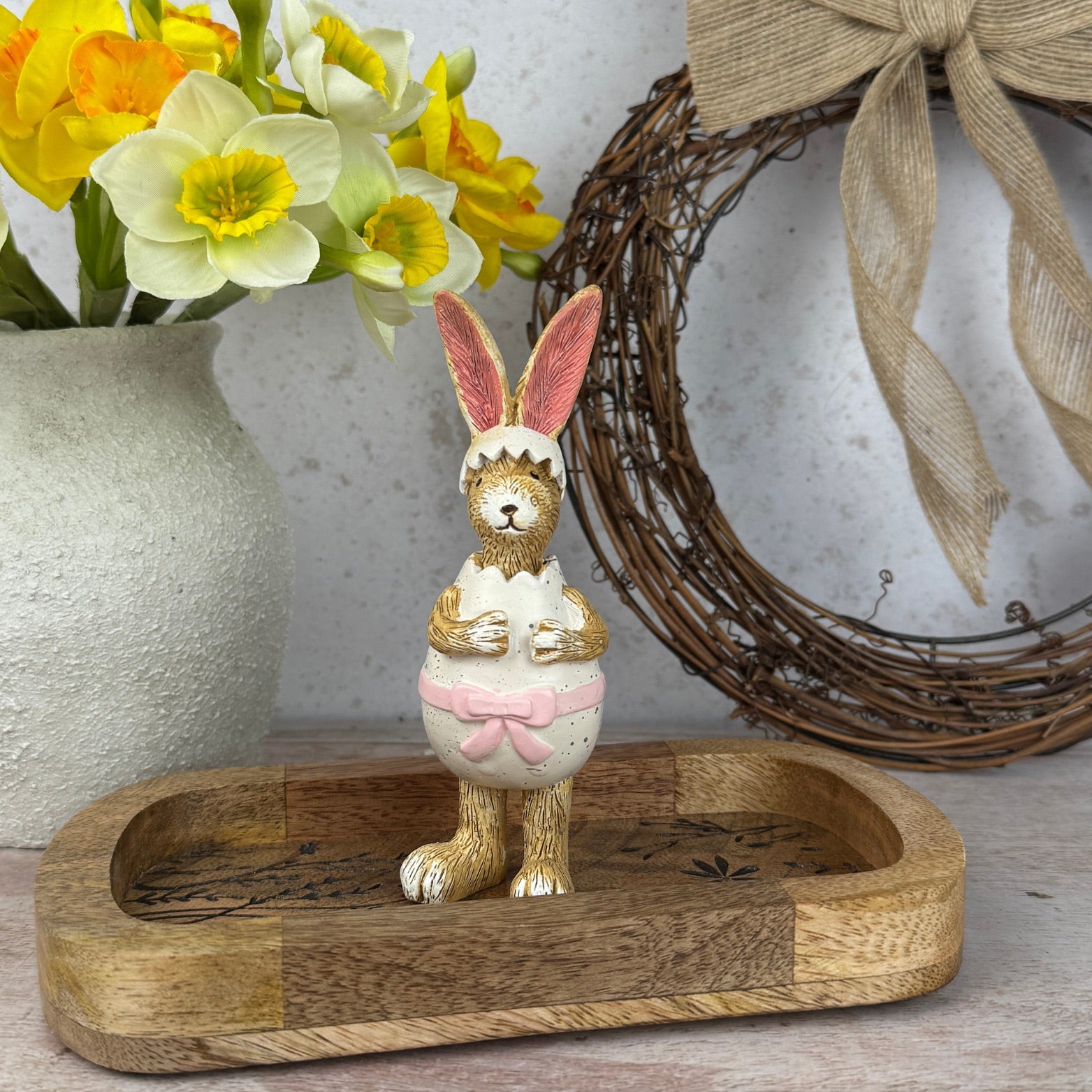 speckled bunny on etched flower tray